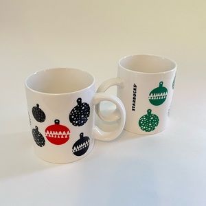 Starbucks holiday mug set of 2